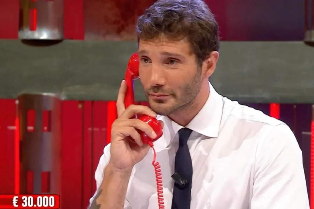 Stefano de Martino gaffe in diretta