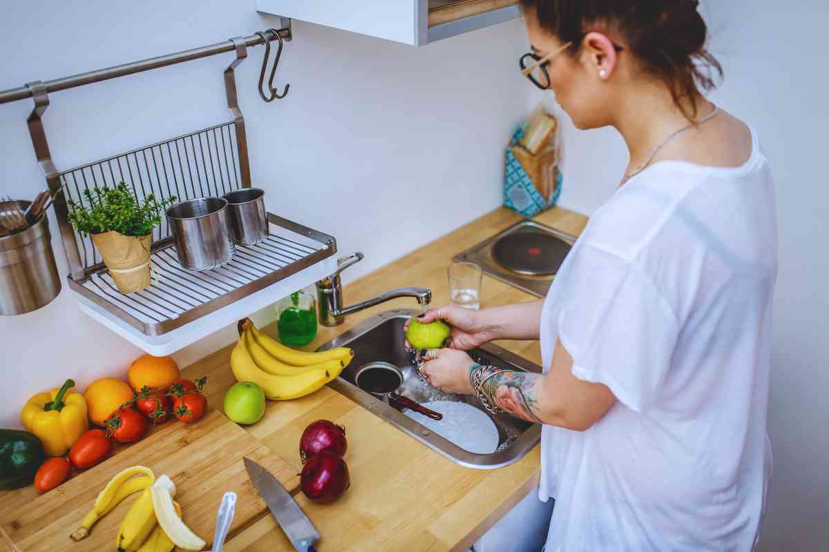 come lavare perfettamente la frutta e la verdura