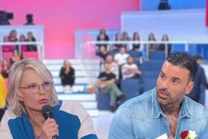 mario cusitore lascia uomini e donne la reazione di maria de filippi