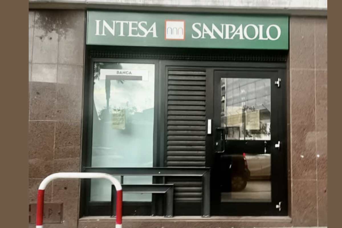 Le banche più grandi tendono a fornire maggiori informazioni sulla loro situazione finanziaria, grazie alla loro visibilità nel mercato.