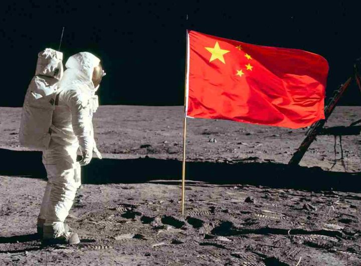 cina luna bandiera